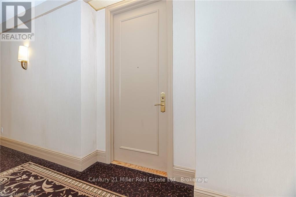 3013 - 25 Kingsbridge Gardens Circle, Mississauga, Ontario  L5R 4B1 - Photo 5 - W10404409