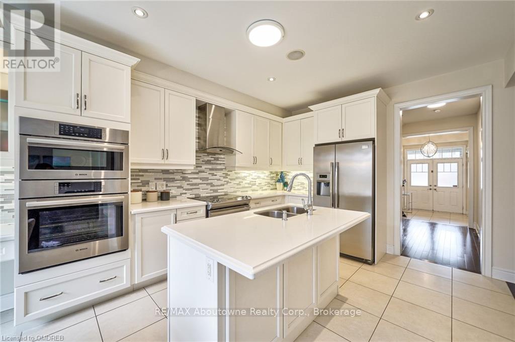 211 Sixteen Mile Drive, Oakville, Ontario  L6M 0T8 - Photo 10 - W10404478