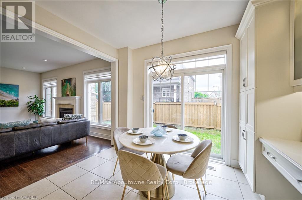 211 Sixteen Mile Drive, Oakville, Ontario  L6M 0T8 - Photo 12 - W10404478