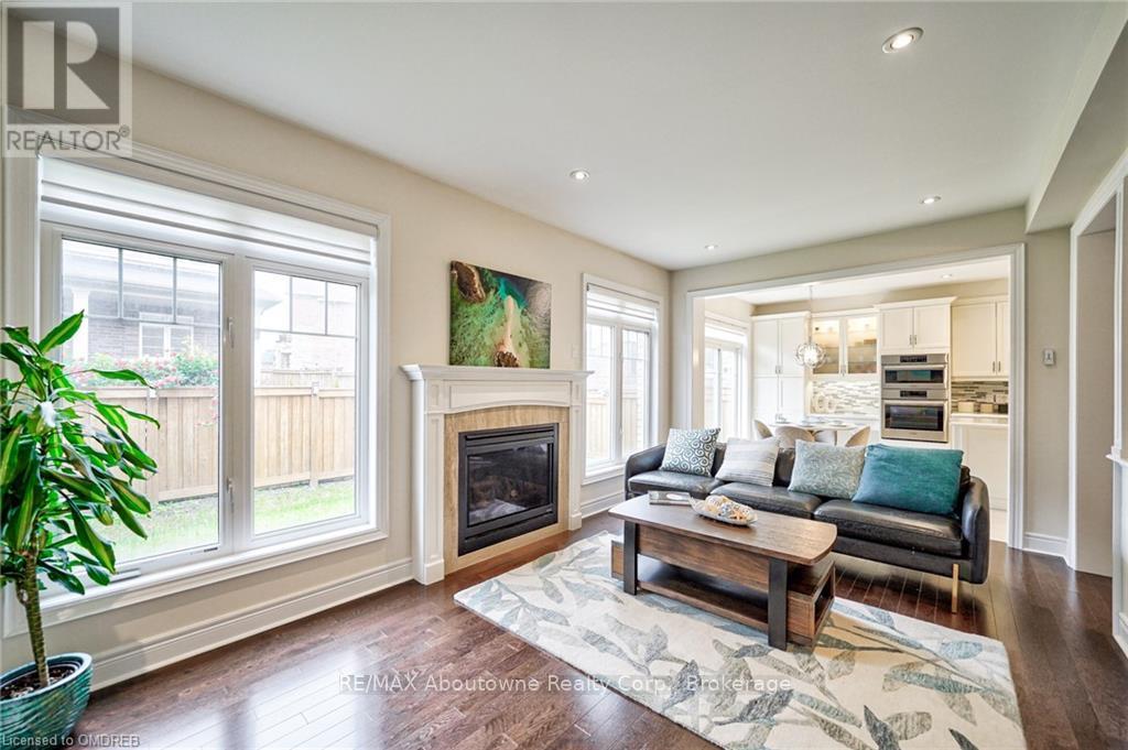 211 Sixteen Mile Drive, Oakville, Ontario  L6M 0T8 - Photo 23 - W10404478