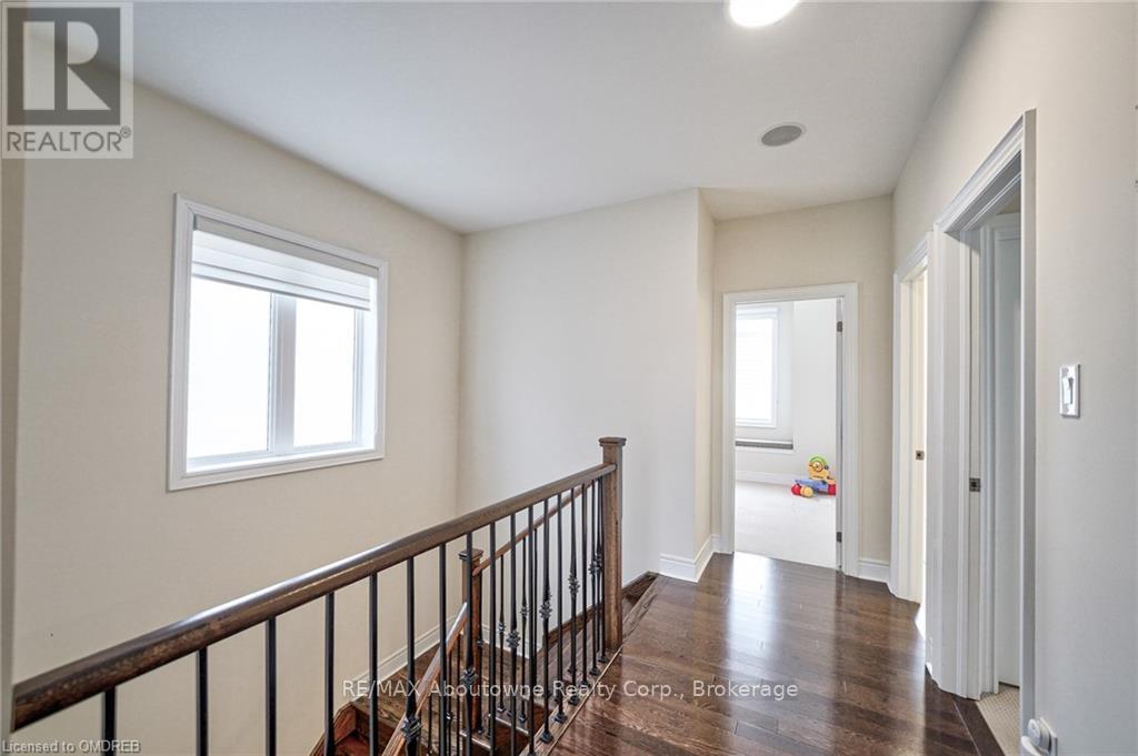 211 Sixteen Mile Drive, Oakville, Ontario  L6M 0T8 - Photo 27 - W10404478