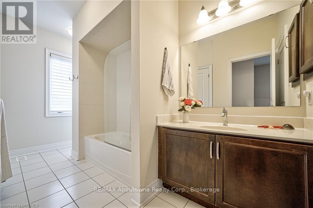 211 Sixteen Mile Drive, Oakville, Ontario  L6M 0T8 - Photo 39 - W10404478