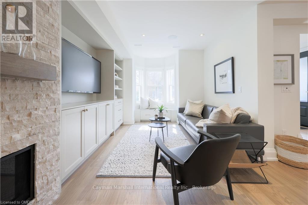 1207 Lorne Park Road, Mississauga (Lorne Park), Ontario  L5H 3A7 - Photo 4 - W10404542