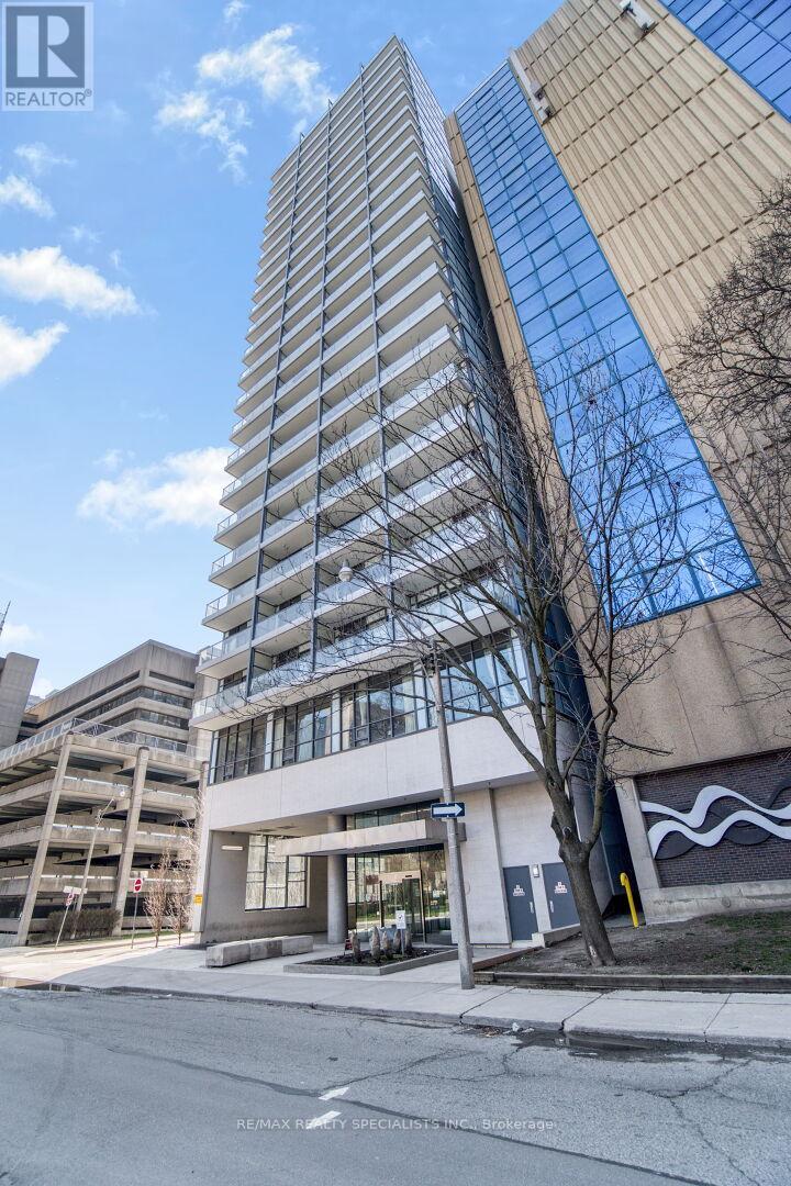 605 - 210 SIMCOE STREET, Toronto, Ontario