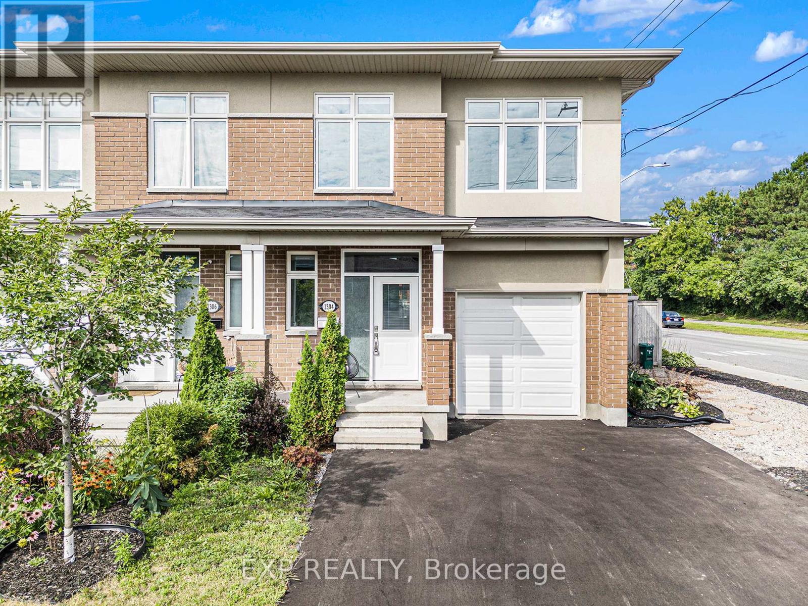 1304 Avenue P Avenue, Ottawa, Ontario  K1G 0B3 - Photo 1 - X11889047