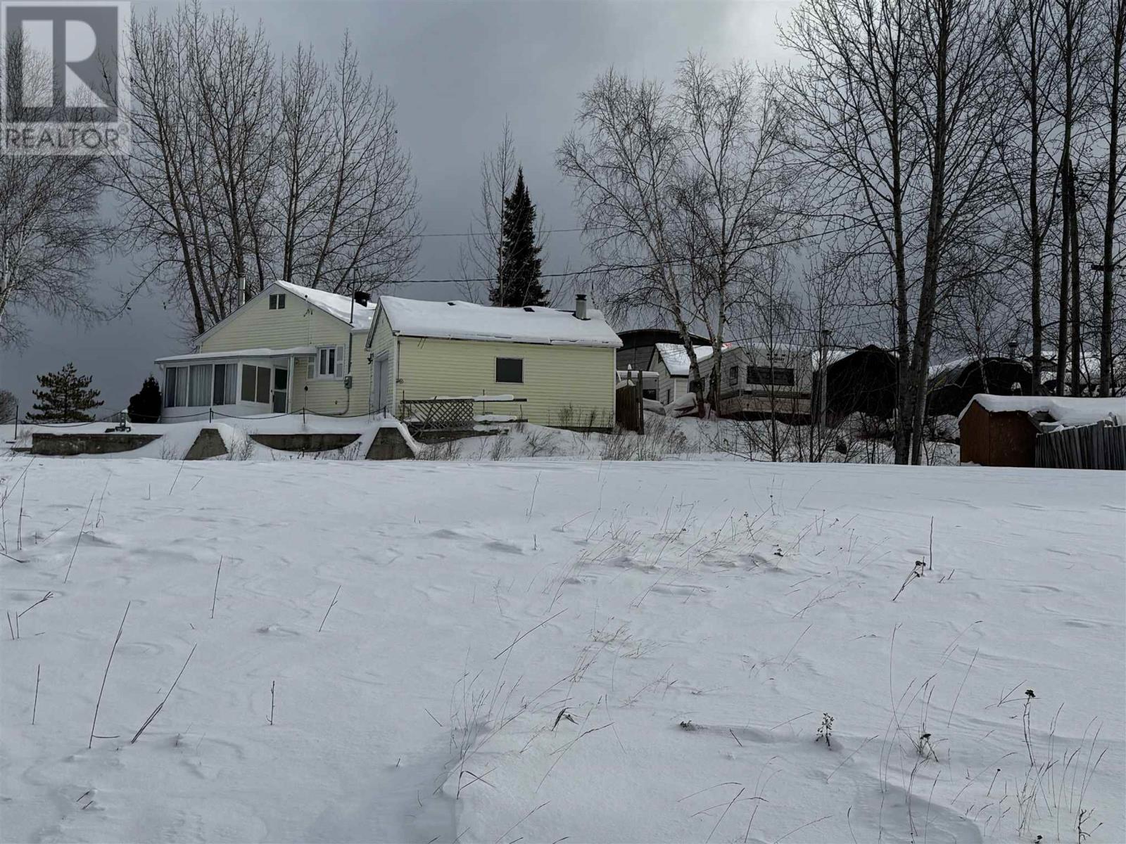 2 Neebig AVE, Manitouwadge, Ontario
