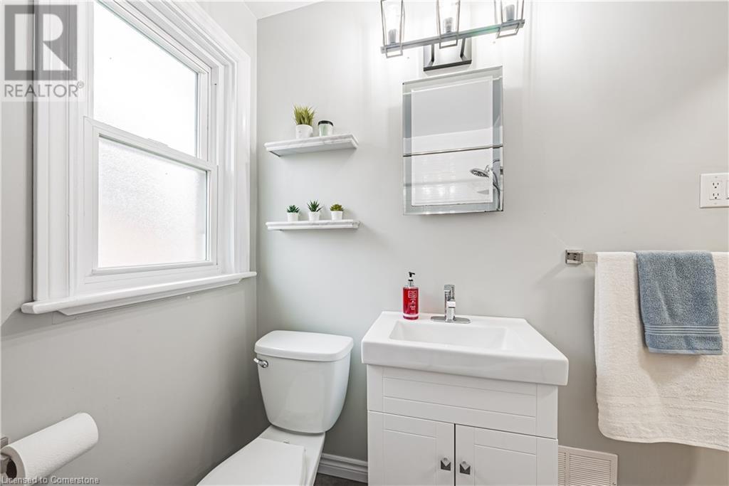 278 East 12th Street, Hamilton, Ontario  L9A 3X8 - Photo 18 - 40684576