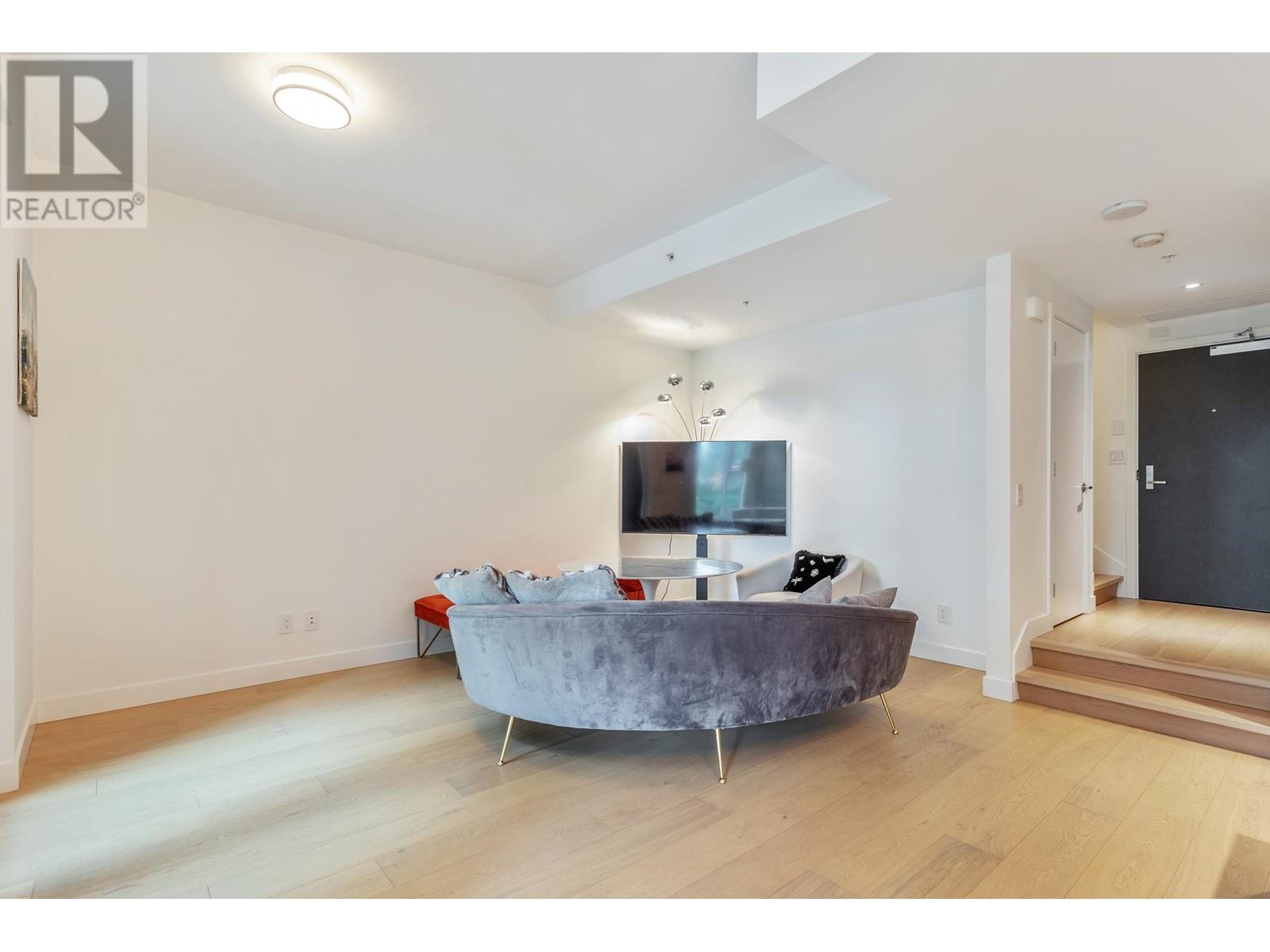 Property at 1577 W 57TH AVENUE image 5