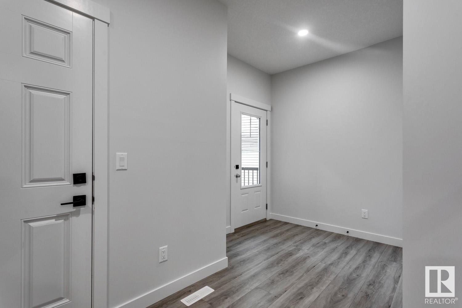 Property at 1237 16A AV NW image 2