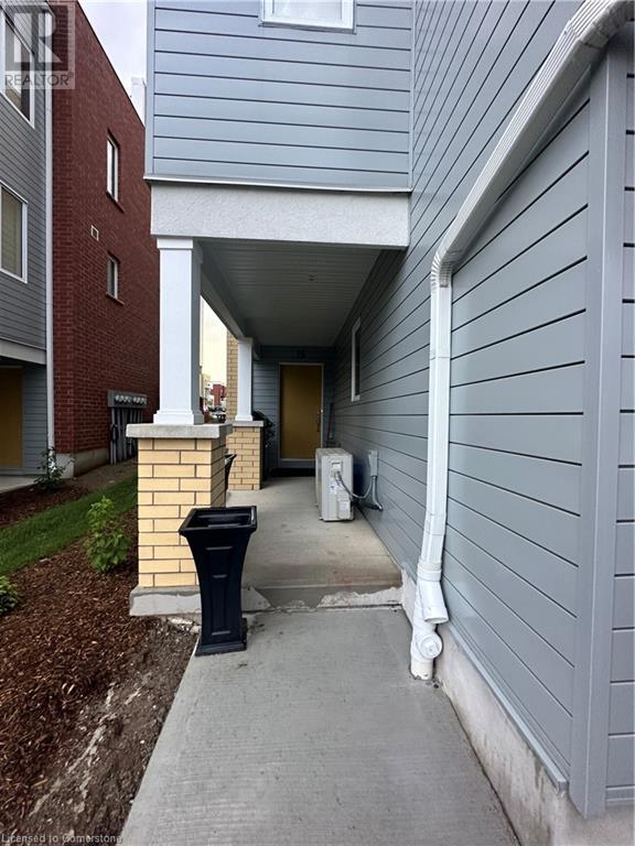 15 Valencia Avenue, Kitchener, Ontario  N2R 1Y1 - Photo 2 - 40684456