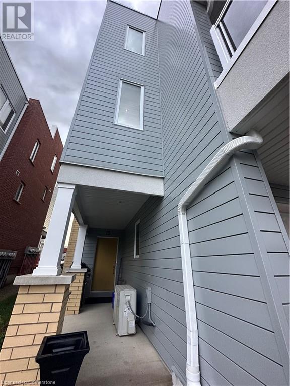 15 Valencia Avenue, Kitchener, Ontario  N2R 1Y1 - Photo 3 - 40684456