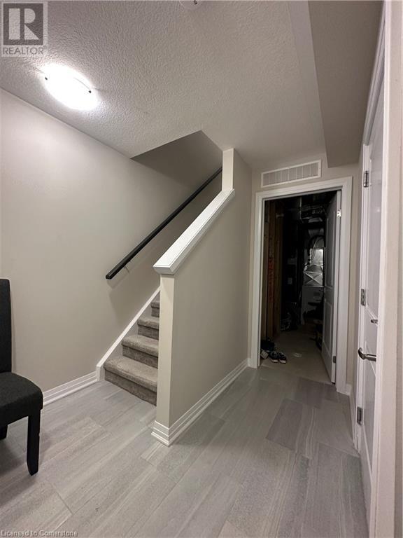 15 Valencia Avenue, Kitchener, Ontario  N2R 1Y1 - Photo 7 - 40684456