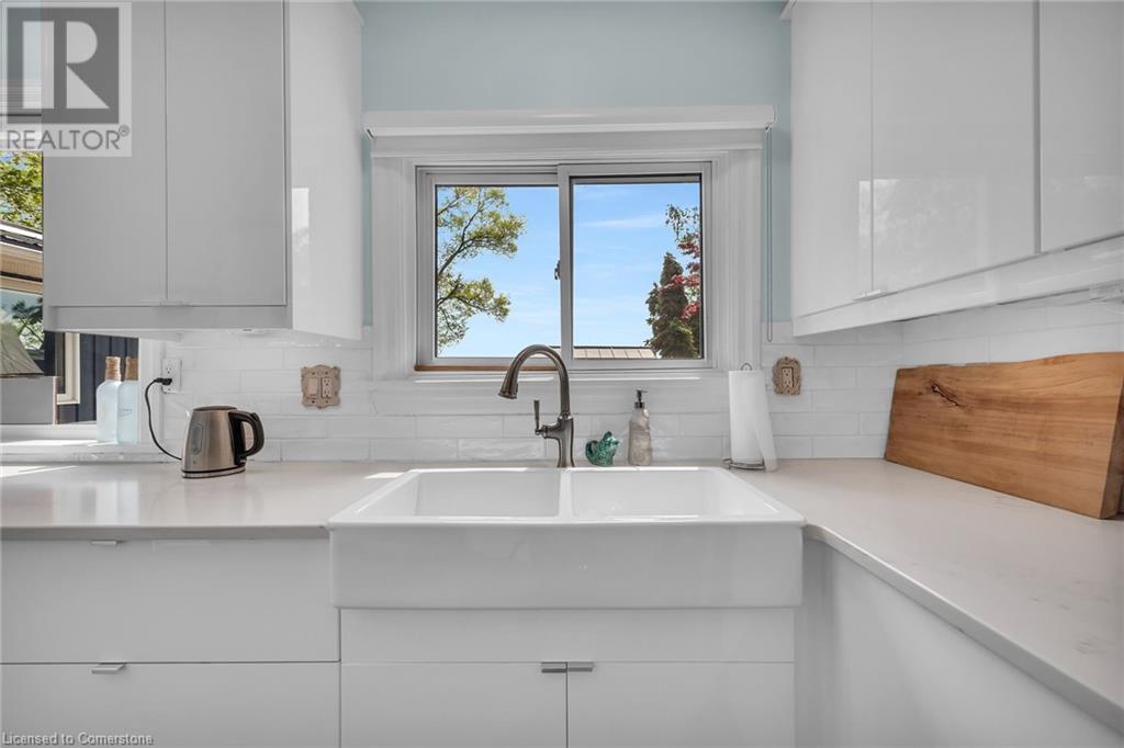 864 South Coast Drive, Peacock Point, Ontario  N0A 1P0 - Photo 15 - 40684410