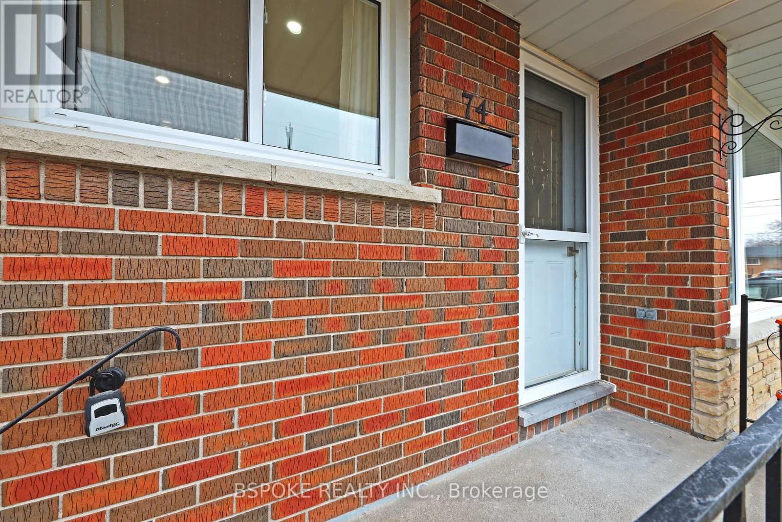 Main - 74 Valdez Court, Oshawa, Ontario  L1J 5W9 - Photo 4 - E11889278