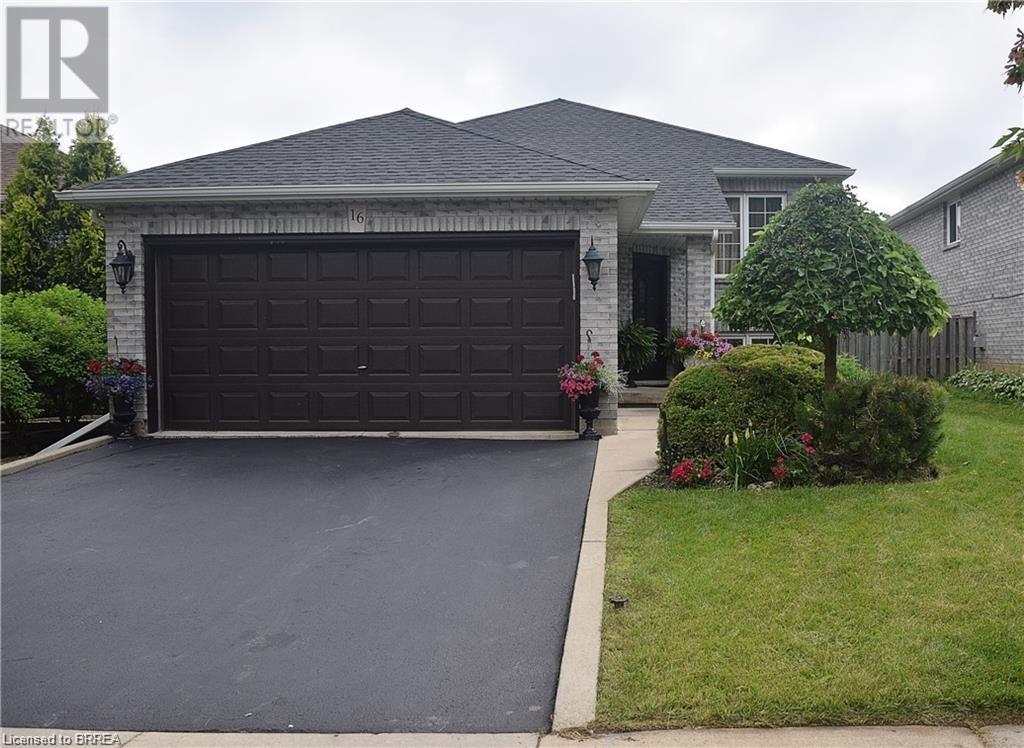 16 MCGUINESS Drive, Brantford, Ontario