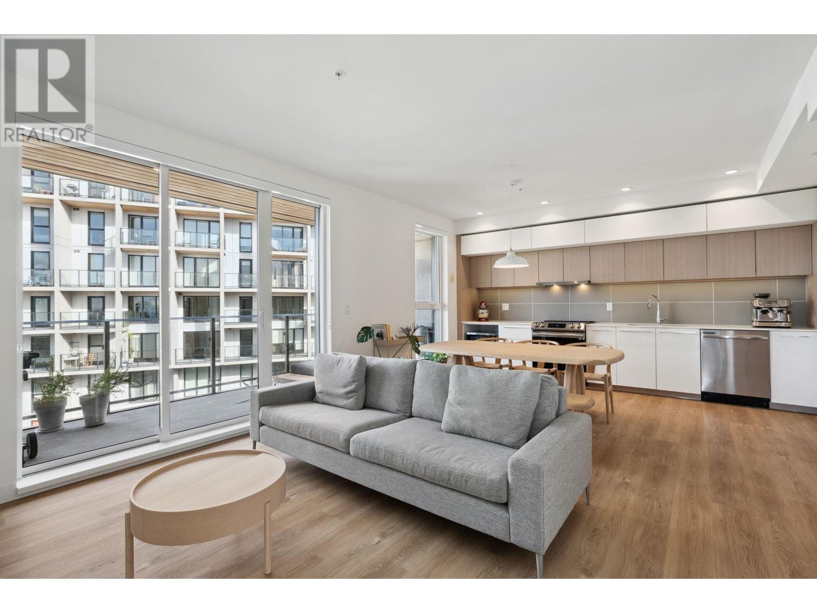 Listing Picture 11 of 40 : 407 9580 TOWER ROAD, Burnaby / 本拿比 - 魯藝地產 Yvonne Lu Group - MLS Medallion Club Member