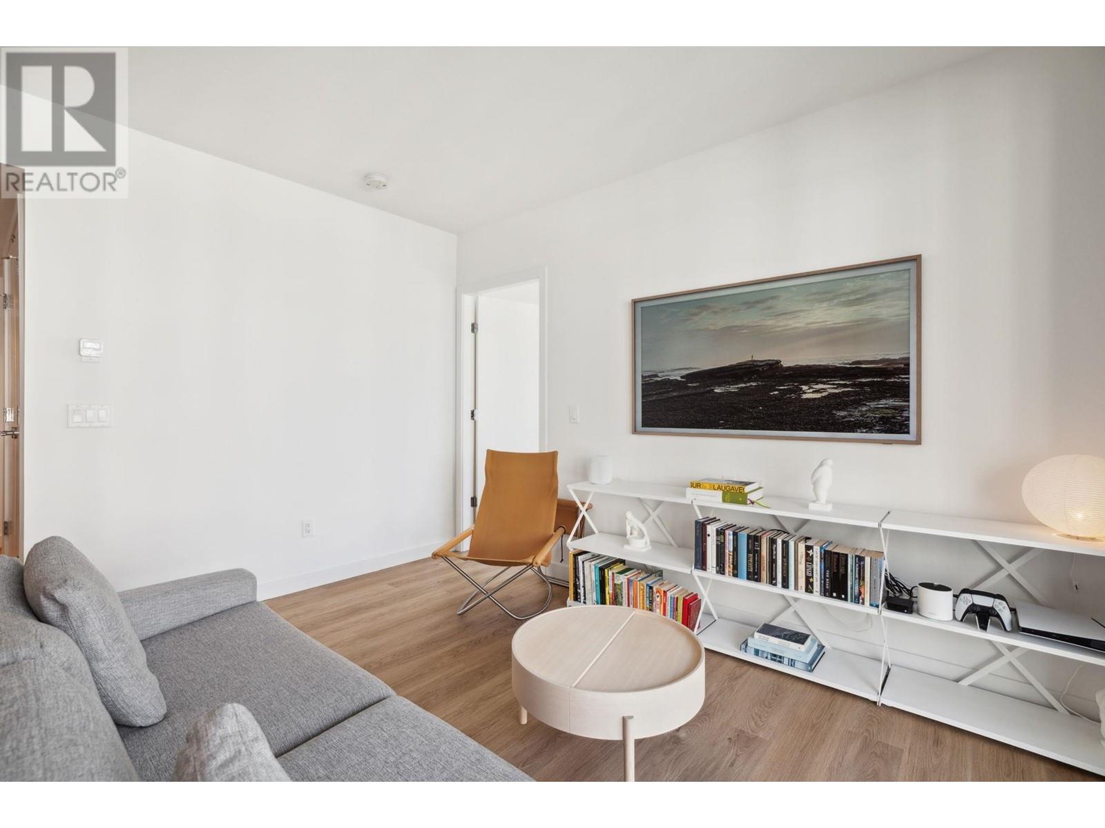 Listing Picture 14 of 40 : 407 9580 TOWER ROAD, Burnaby / 本拿比 - 魯藝地產 Yvonne Lu Group - MLS Medallion Club Member