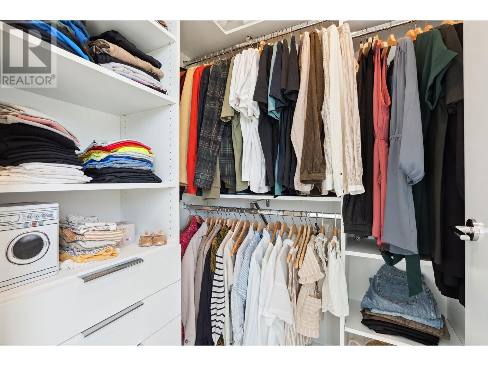 Listing Picture 18 of 40 : 407 9580 TOWER ROAD, Burnaby / 本拿比 - 魯藝地產 Yvonne Lu Group - MLS Medallion Club Member