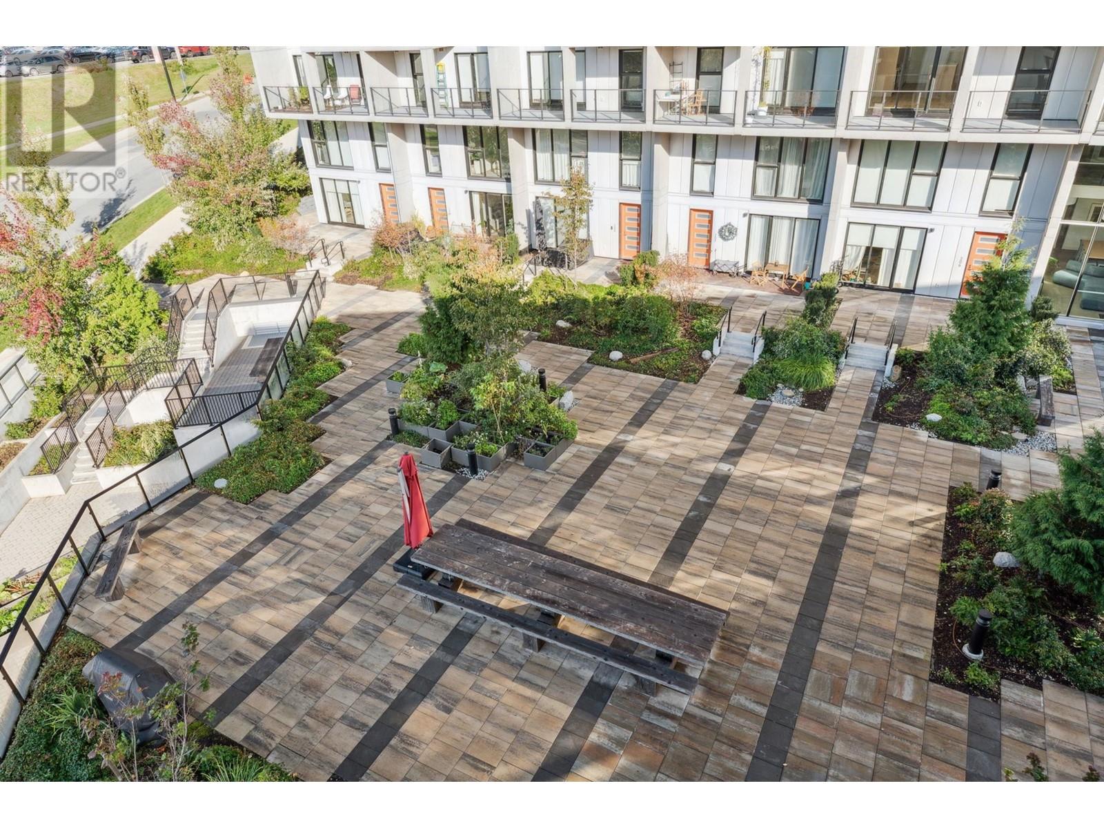 Listing Picture 33 of 40 : 407 9580 TOWER ROAD, Burnaby / 本拿比 - 魯藝地產 Yvonne Lu Group - MLS Medallion Club Member