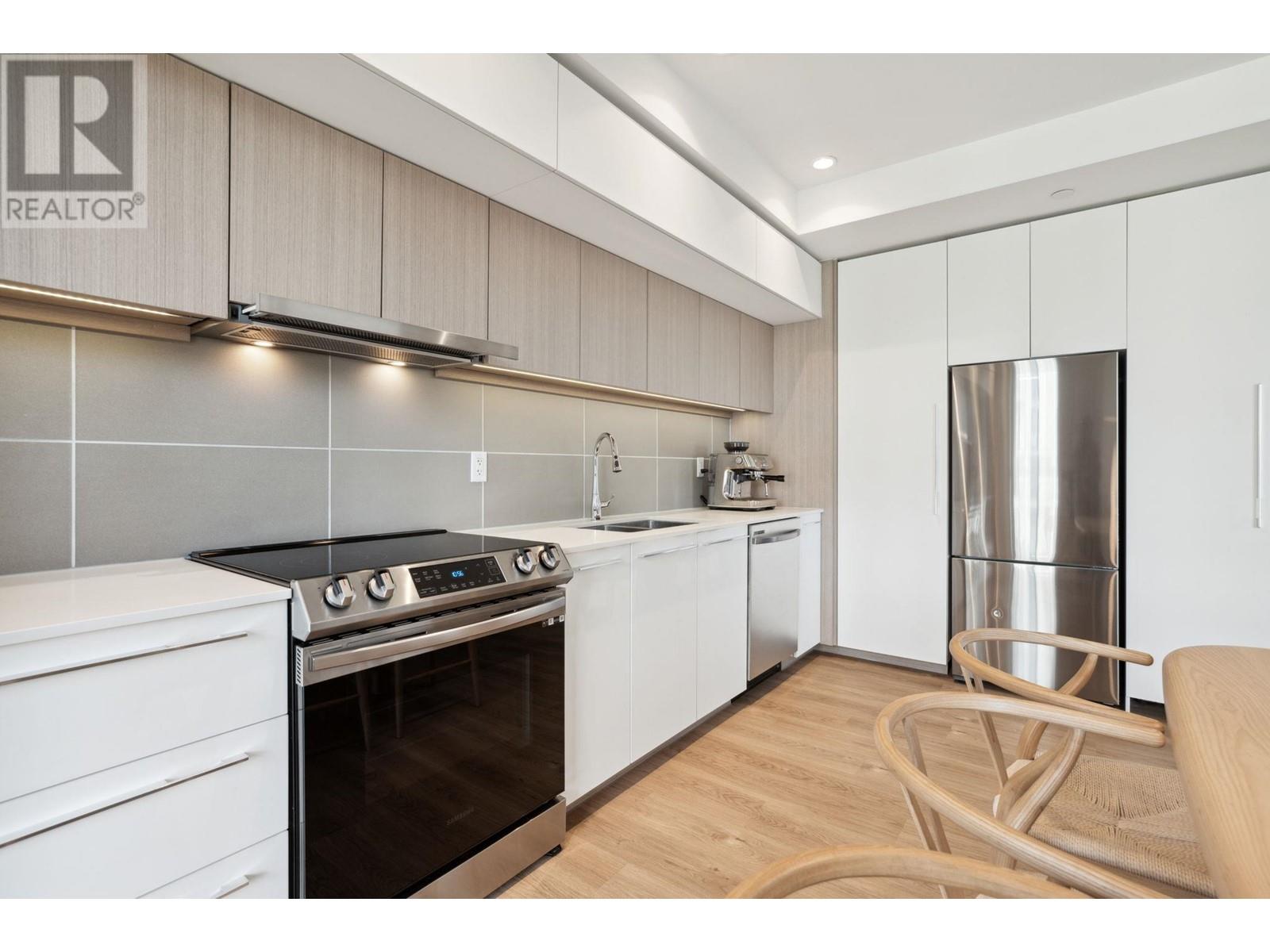 Listing Picture 7 of 40 : 407 9580 TOWER ROAD, Burnaby / 本拿比 - 魯藝地產 Yvonne Lu Group - MLS Medallion Club Member