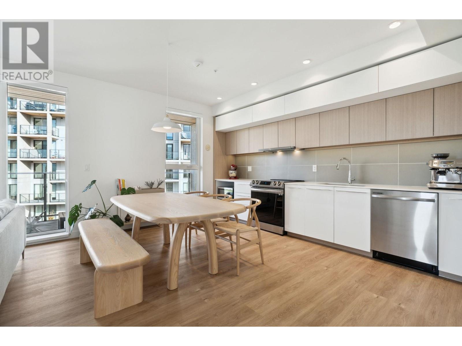 Listing Picture 9 of 40 : 407 9580 TOWER ROAD, Burnaby / 本拿比 - 魯藝地產 Yvonne Lu Group - MLS Medallion Club Member