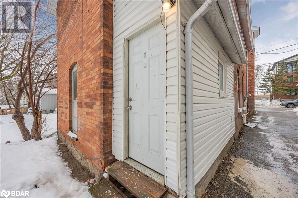 66 Matchedash Street S, Orillia, Ontario  L3V 4W5 - Photo 3 - 40684620
