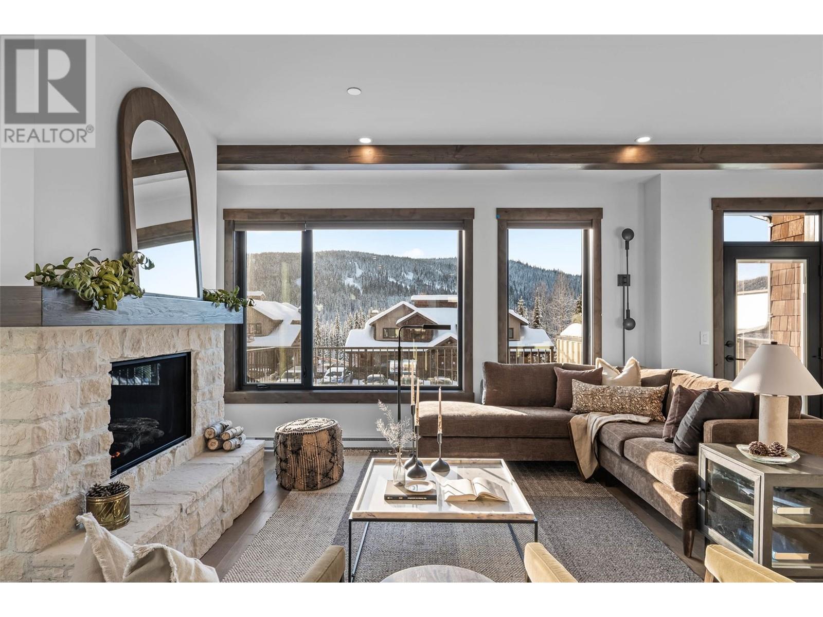 Property at 7000 MCGILLIVRAY LAKE Drive Unit# 3 image 2