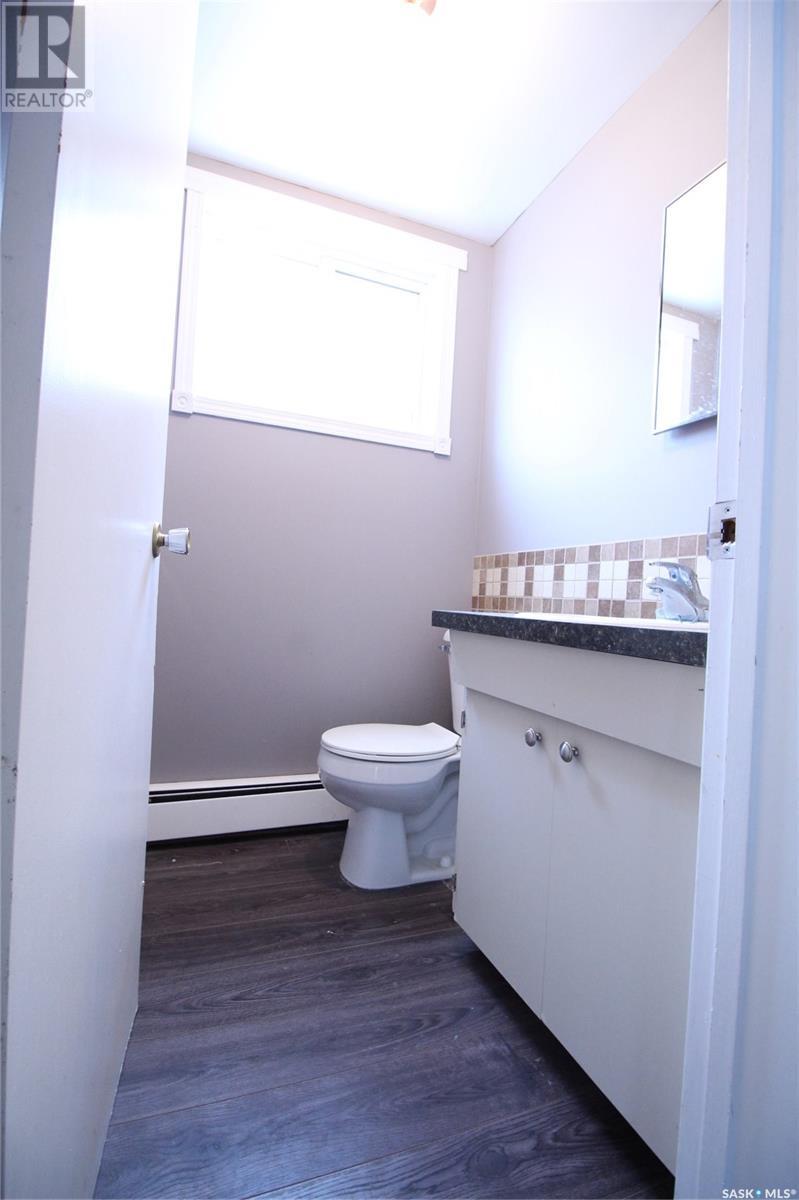 1202 Windover Avenue, Moosomin, Saskatchewan  S0G 3N0 - Photo 5 - SK990512