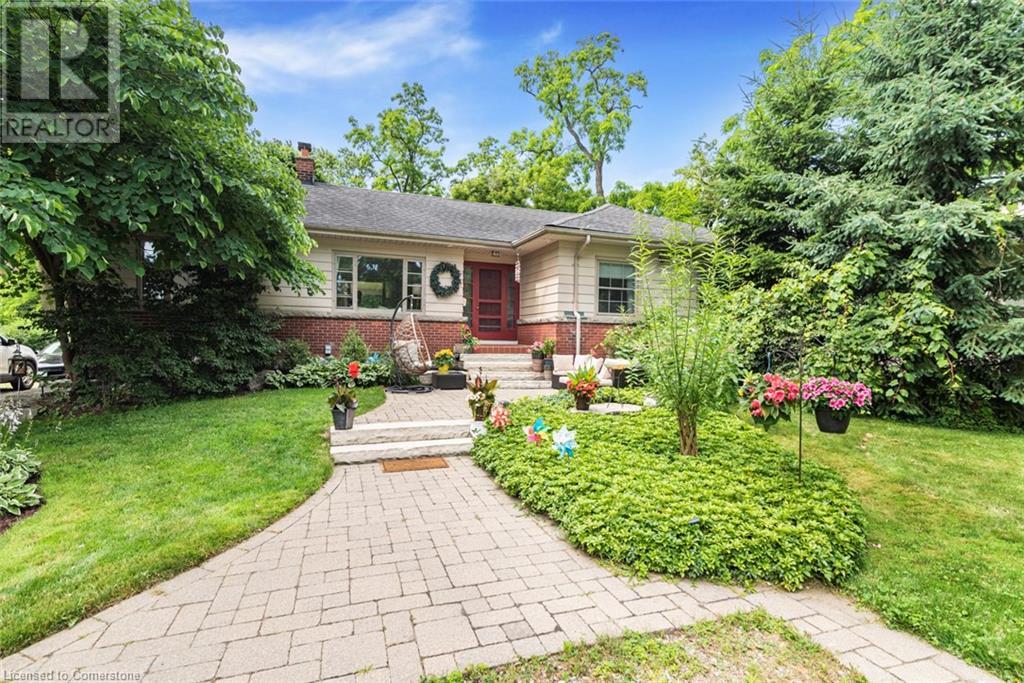 2 Mountain Brow BoulevardHamilton, Ontario  L8T 1A3 - Photo 1 - 40684730