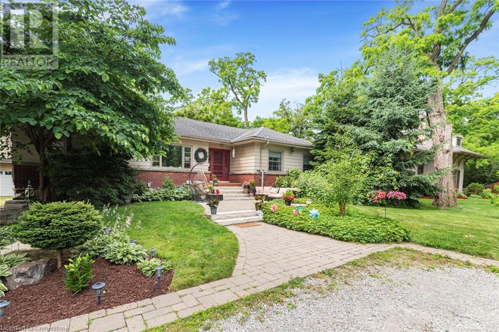2 Mountain Brow BoulevardHamilton, Ontario  L8T 1A3 - Photo 2 - 40684730