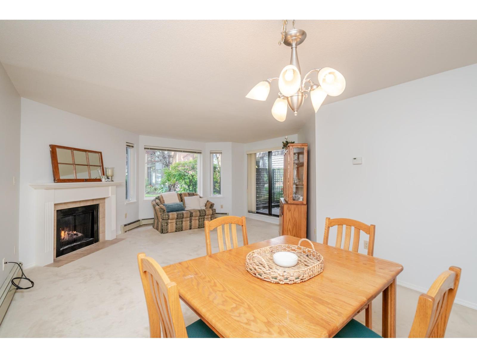 102 15300 17 AVENUE, surrey, British Columbia
