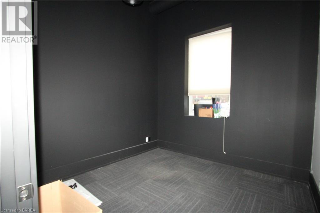 142 West Street Unit# A, Brantford, Ontario  N3T 3G3 - Photo 11 - 40684657