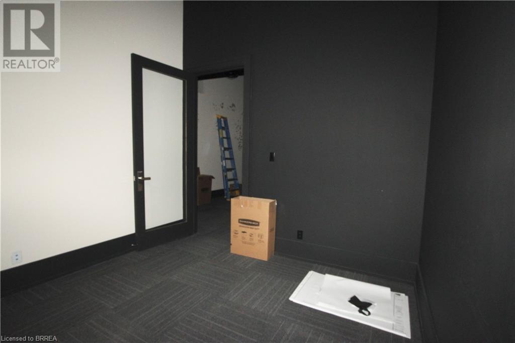 142 West Street Unit# A, Brantford, Ontario  N3T 3G3 - Photo 13 - 40684657