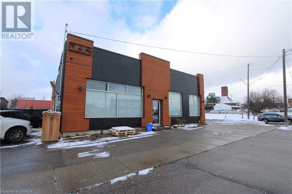 142 West Street Unit# A, Brantford, Ontario  N3T 3G3 - Photo 2 - 40684657