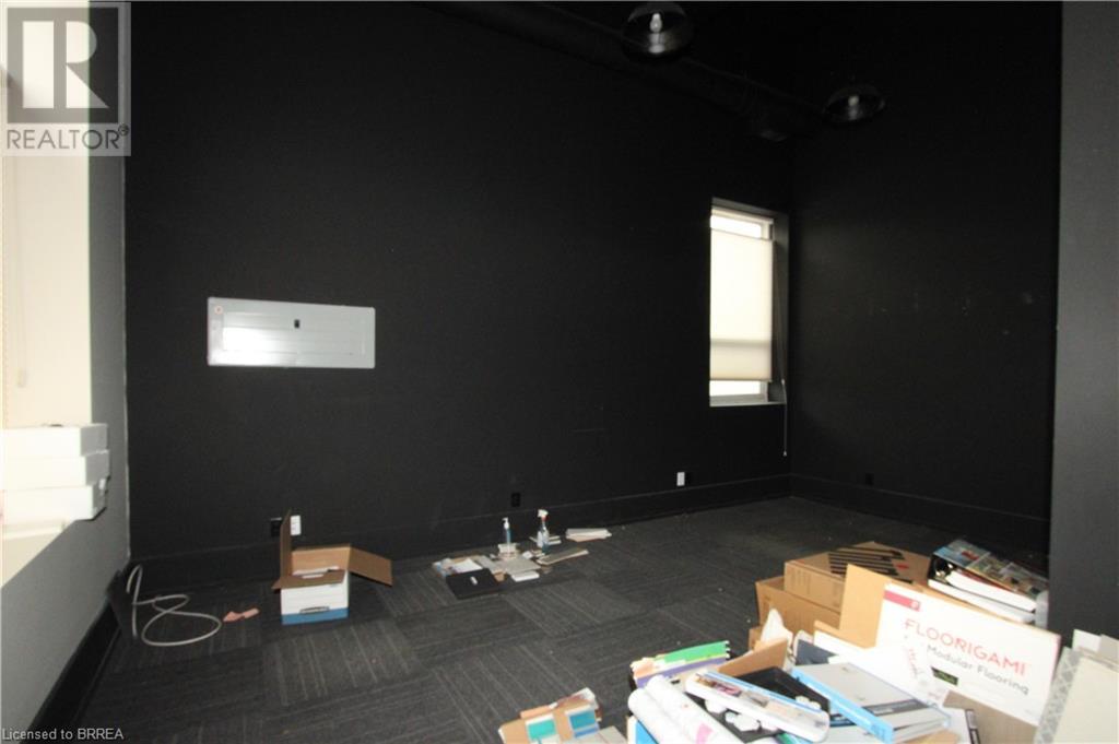 142 West Street Unit# A, Brantford, Ontario  N3T 3G3 - Photo 9 - 40684657