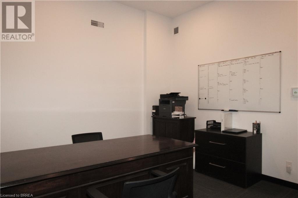 142 West Street Unit# C, Brantford, Ontario  N3T 3G3 - Photo 8 - 40684455