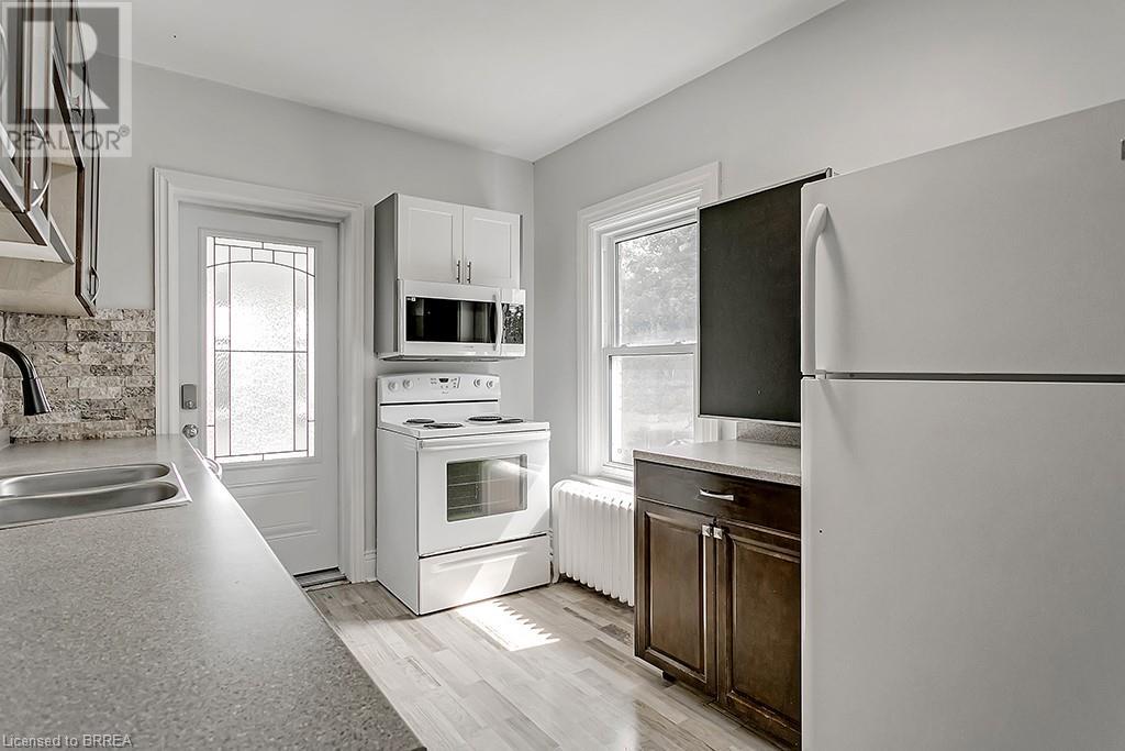 153 Drummond Street Unit# Upper, Brantford, Ontario  N3S 6A4 - Photo 4 - 40684372