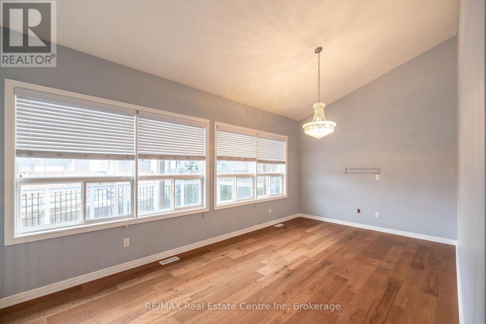 4 Clairfields Drive W, Guelph, Ontario  N1G 5H5 - Photo 24 - X11889416