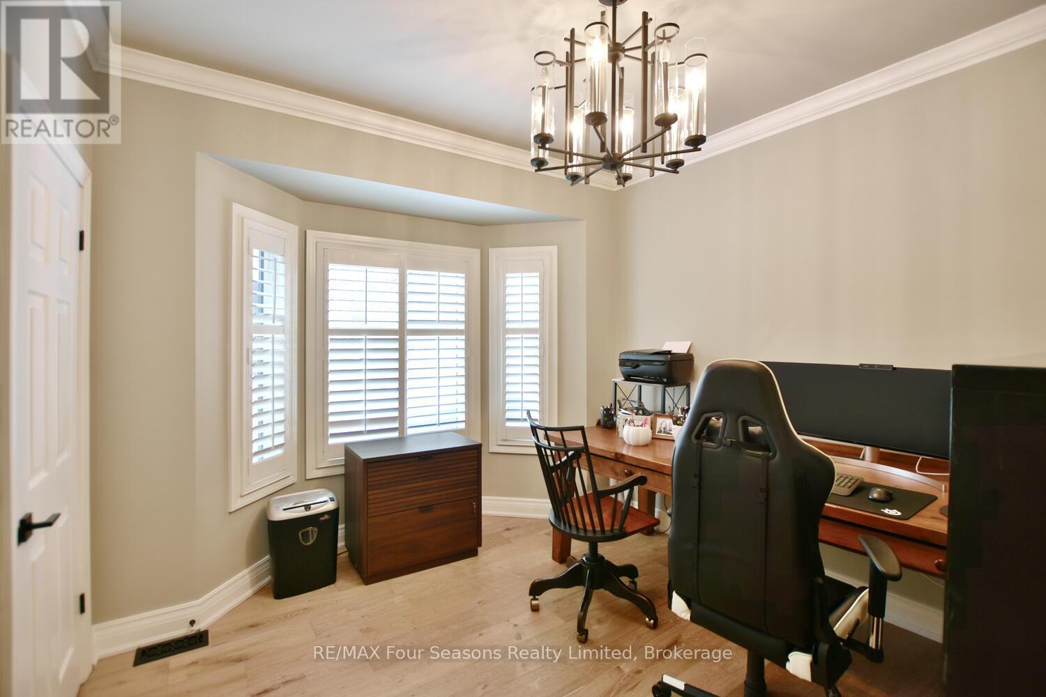 129 Blueski George Crescent, Blue Mountains, Ontario  L9Y 0S9 - Photo 12 - X11889591