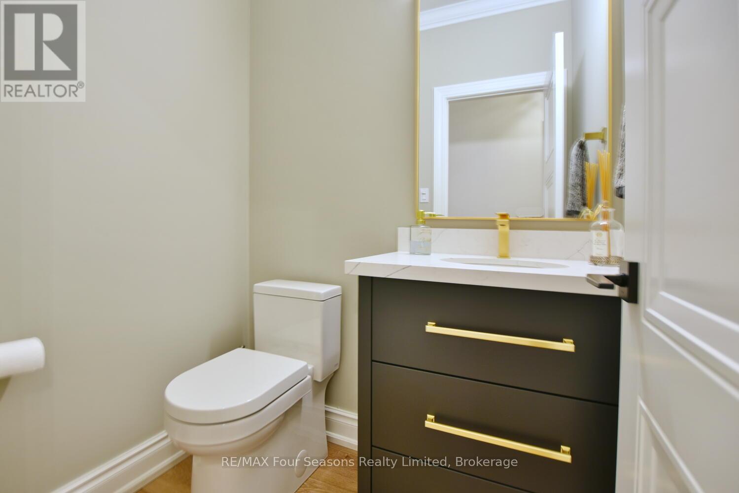 129 Blueski George Crescent, Blue Mountains, Ontario  L9Y 0S9 - Photo 13 - X11889591