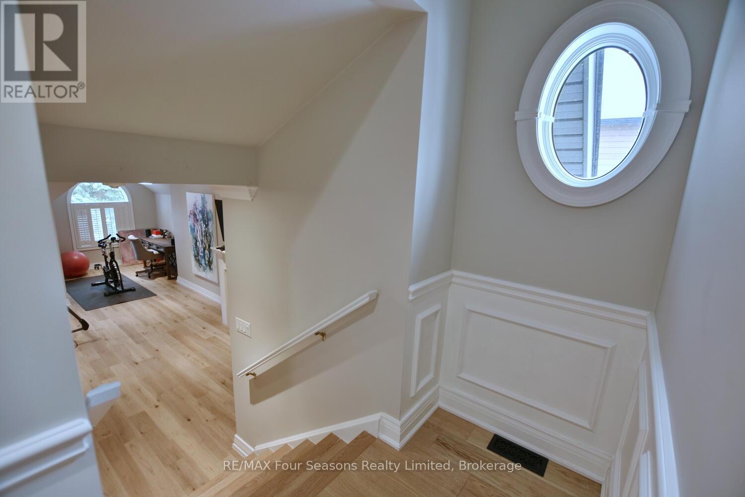 129 Blueski George Crescent, Blue Mountains, Ontario  L9Y 0S9 - Photo 18 - X11889591