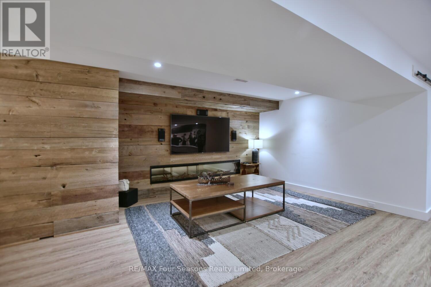 129 Blueski George Crescent, Blue Mountains, Ontario  L9Y 0S9 - Photo 30 - X11889591