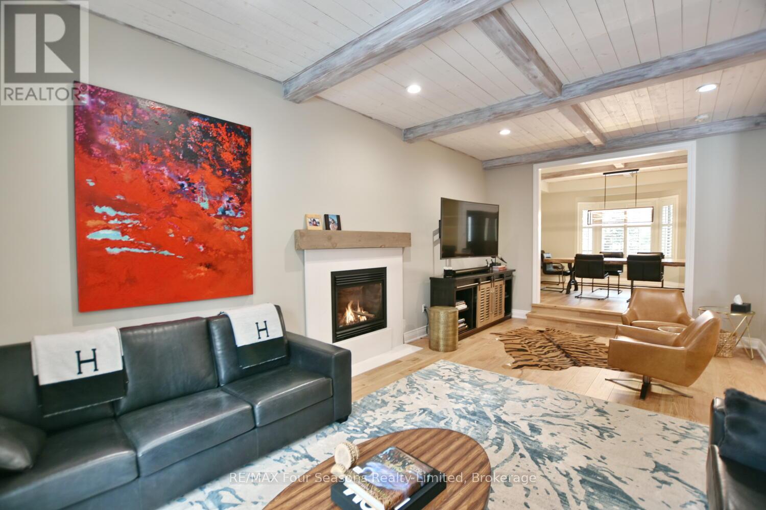 129 Blueski George Crescent, Blue Mountains, Ontario  L9Y 0S9 - Photo 9 - X11889591