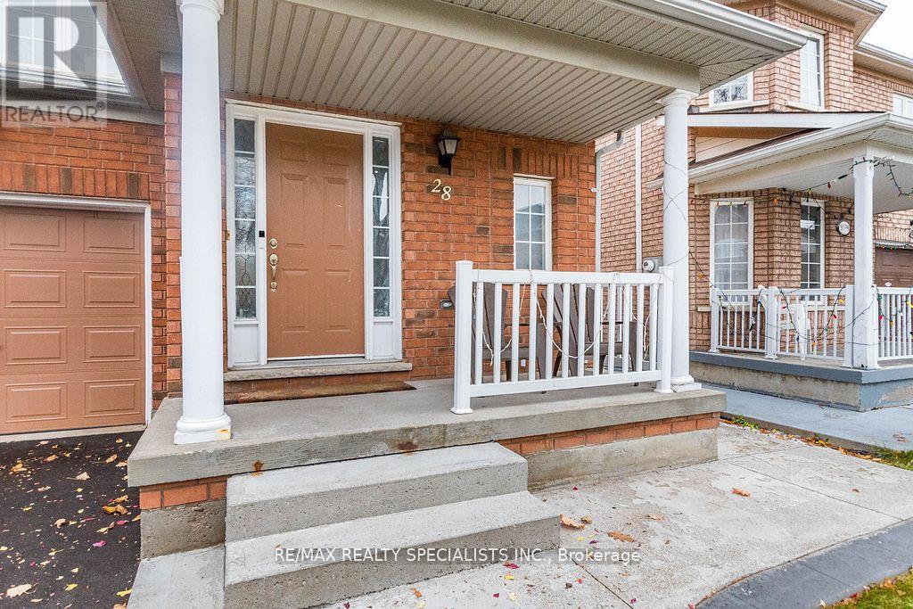 28 Pauline Crescent, Brampton, Ontario  L7A 2V4 - Photo 2 - W11889537