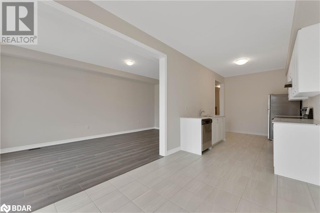 82 Ferragine Crescent, Bradford West Gwillimbury, Ontario  L3Z 4K2 - Photo 9 - 40684028