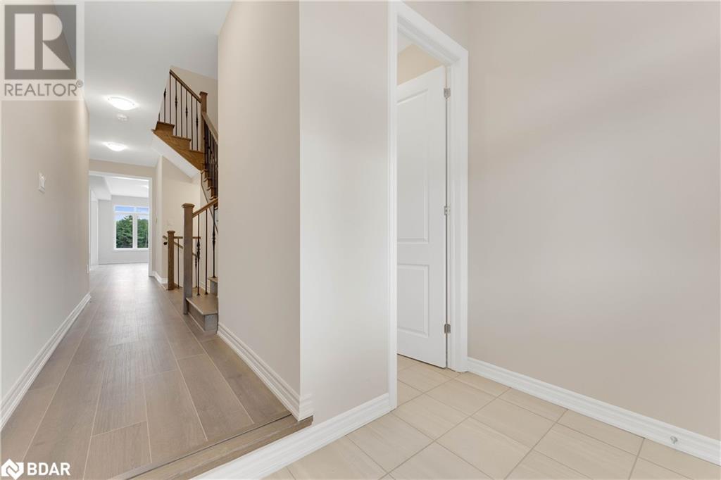 82 Ferragine Crescent, Bradford West Gwillimbury, Ontario  L3Z 4K2 - Photo 3 - 40684028