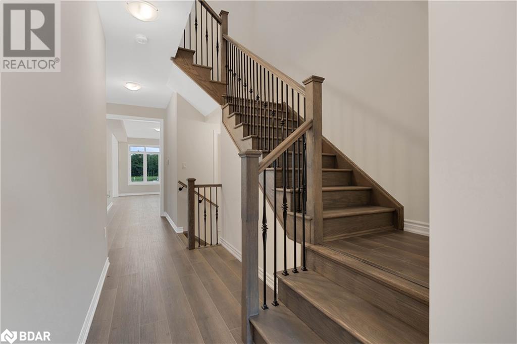 82 FERRAGINE Crescent, Bradford West Gwillimbury, Ontario