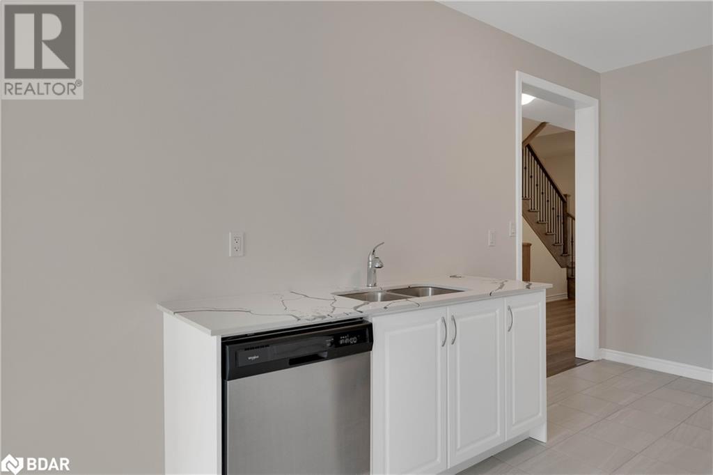 82 Ferragine Crescent, Bradford West Gwillimbury, Ontario  L3Z 4K2 - Photo 10 - 40684028