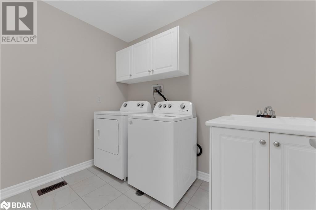 82 Ferragine Crescent, Bradford West Gwillimbury, Ontario  L3Z 4K2 - Photo 14 - 40684028