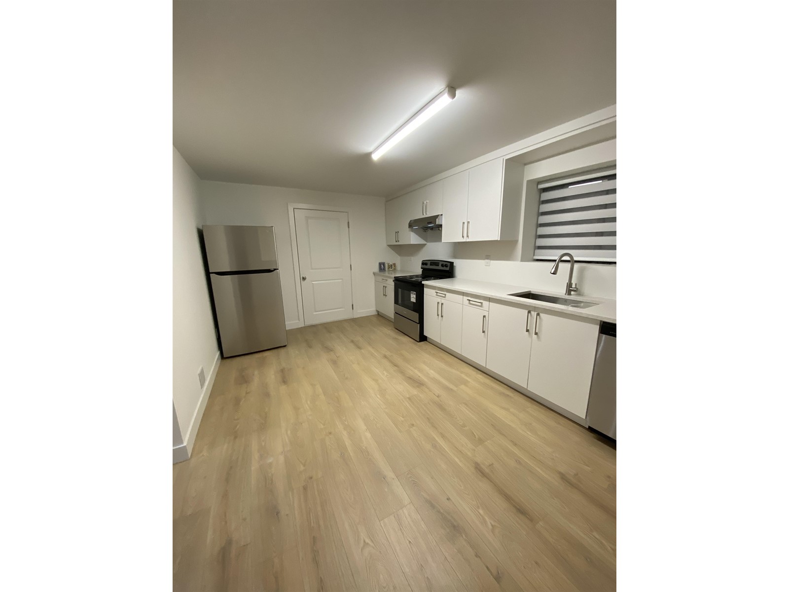 Lower Level-832 Habgood Street, Surrey, British Columbia  V4B 4W3 - Photo 3 - R2946615